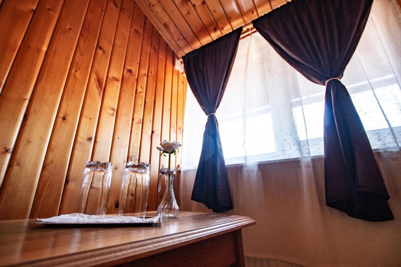 Hotel Casa Alba Baia de Aramă Zewnętrze zdjęcie
